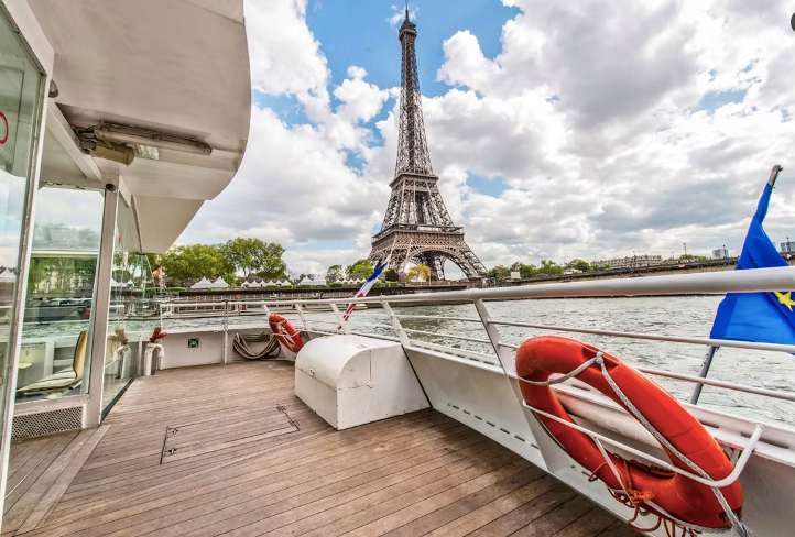 Batobus: Paris Seine River Hop-On Hop-Off Boat Tour
