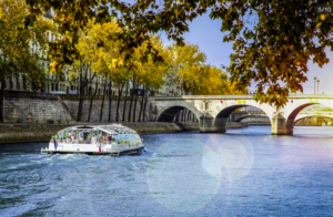 Batobus: Paris Seine River Hop-On Hop-Off Boat Tour Batobus: Paris Seine River Hop-On Hop-Off Boat Tour