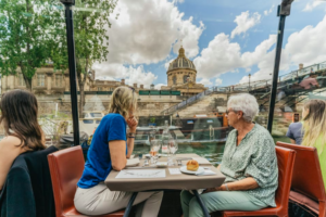 Paris: 2-Hour River Seine Lunch Cruise with 3-course-menu Paris: 2-Hour River Seine Lunch Cruise with 3-course-menu