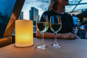 Paris: 3-Course-Dinner Cruise on the Seine with live music Paris: 3-Course-Dinner Cruise on the Seine with live music