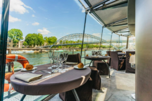 Paris: 2-Hour River Seine Lunch Cruise with 3-course-menu Paris: 2-Hour River Seine Lunch Cruise with 3-course-menu