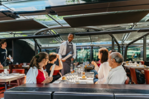 Paris: 2-Hour River Seine Lunch Cruise with 3-course-menu Paris: 2-Hour River Seine Lunch Cruise with 3-course-menu