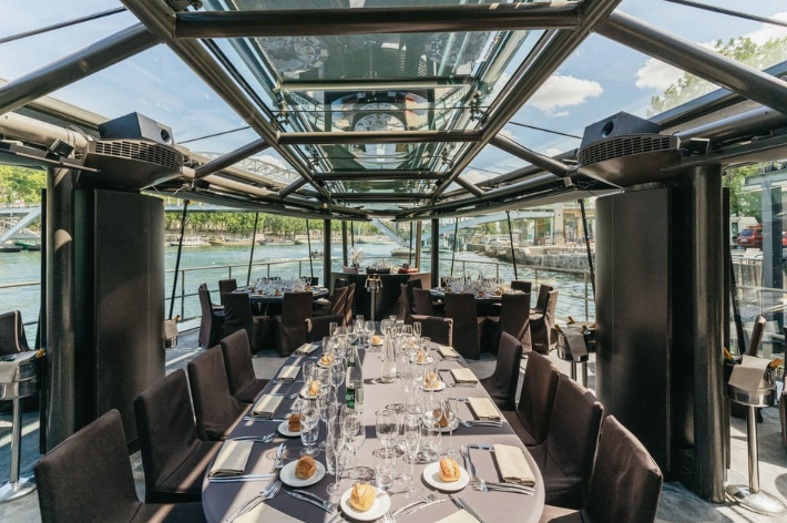 Paris: 2-Hour River Seine Lunch Cruise with 3-course-menu
