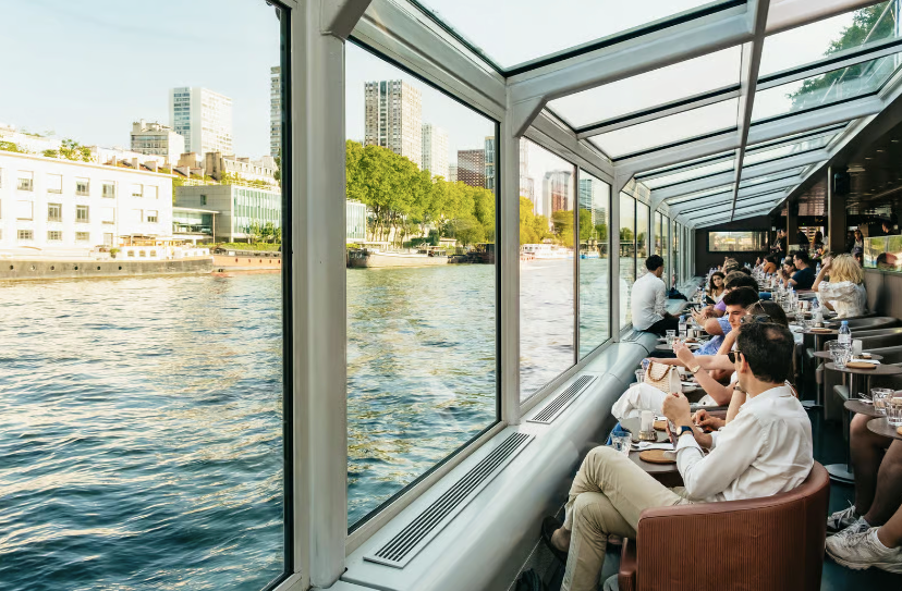 Paris Seine River Panoramic Views Dinner Cruise